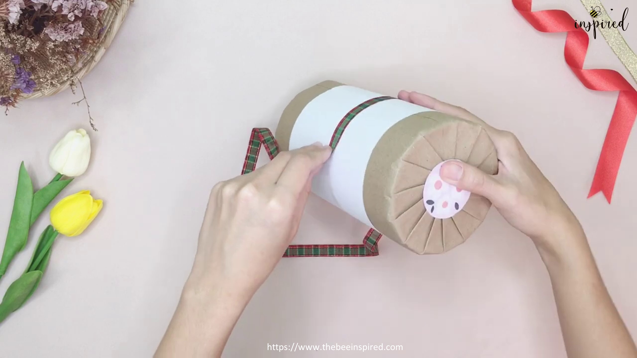 DIY Cylinder Gift Wrapping for Valentine_14