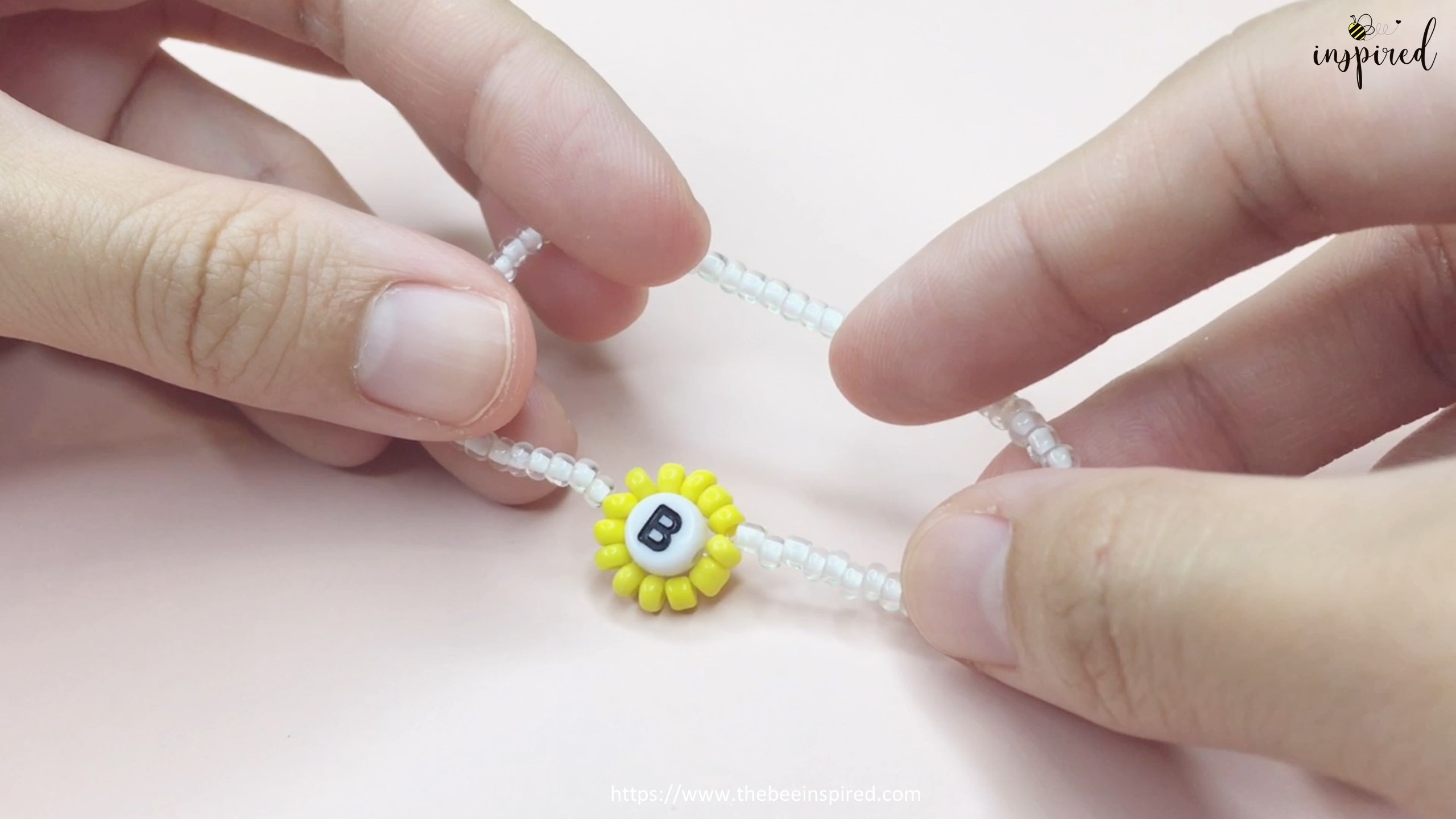 How to Make Flower Letter Beaded Bracelet_10