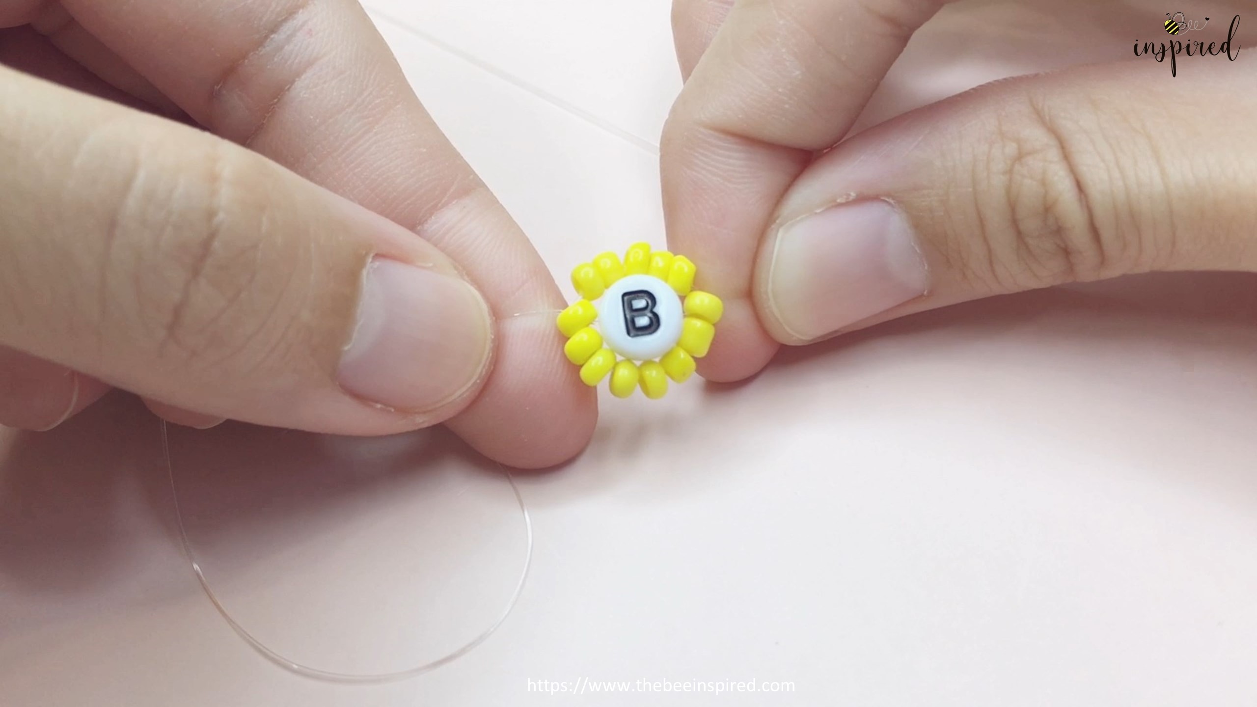 How to Make Flower Letter Beaded Bracelet_5